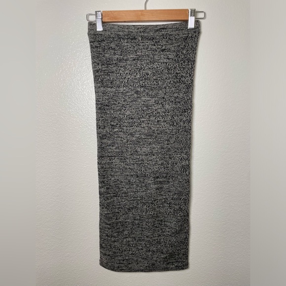 Alice + Olivia Wool Soft Knit Pencil Skirt - Picture 4 of 16